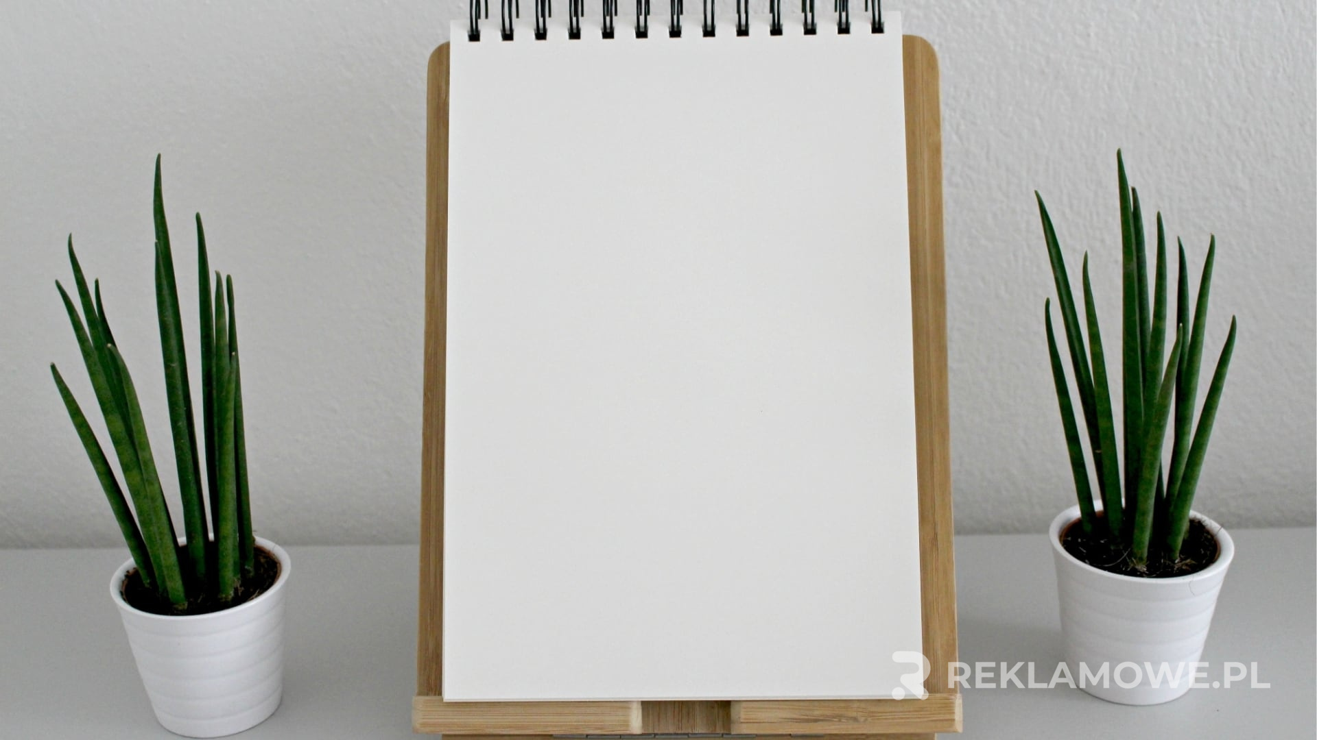 Notatnik reklamowy w miękkiej oprawie jako lekkie rozwiązanie do kampanii promocyjnych